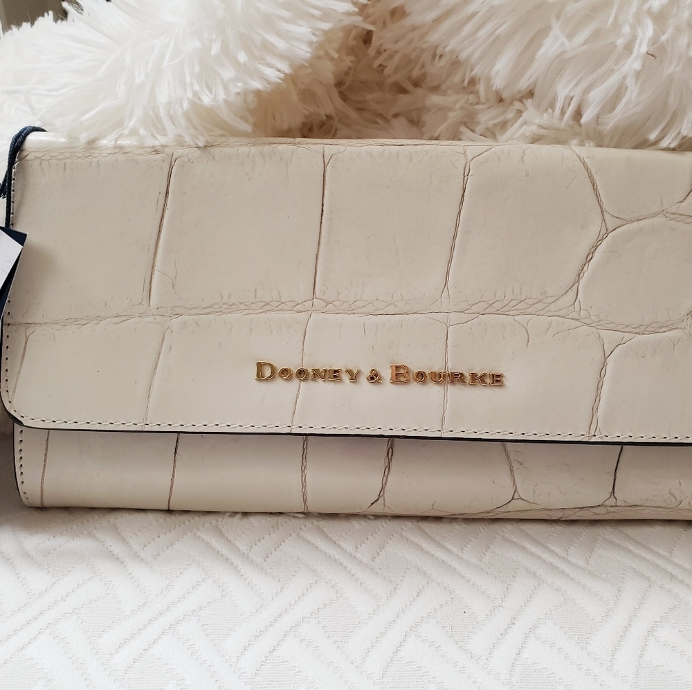 NEW - DOONEY & BOURKE CROSS BODY CLUTCH